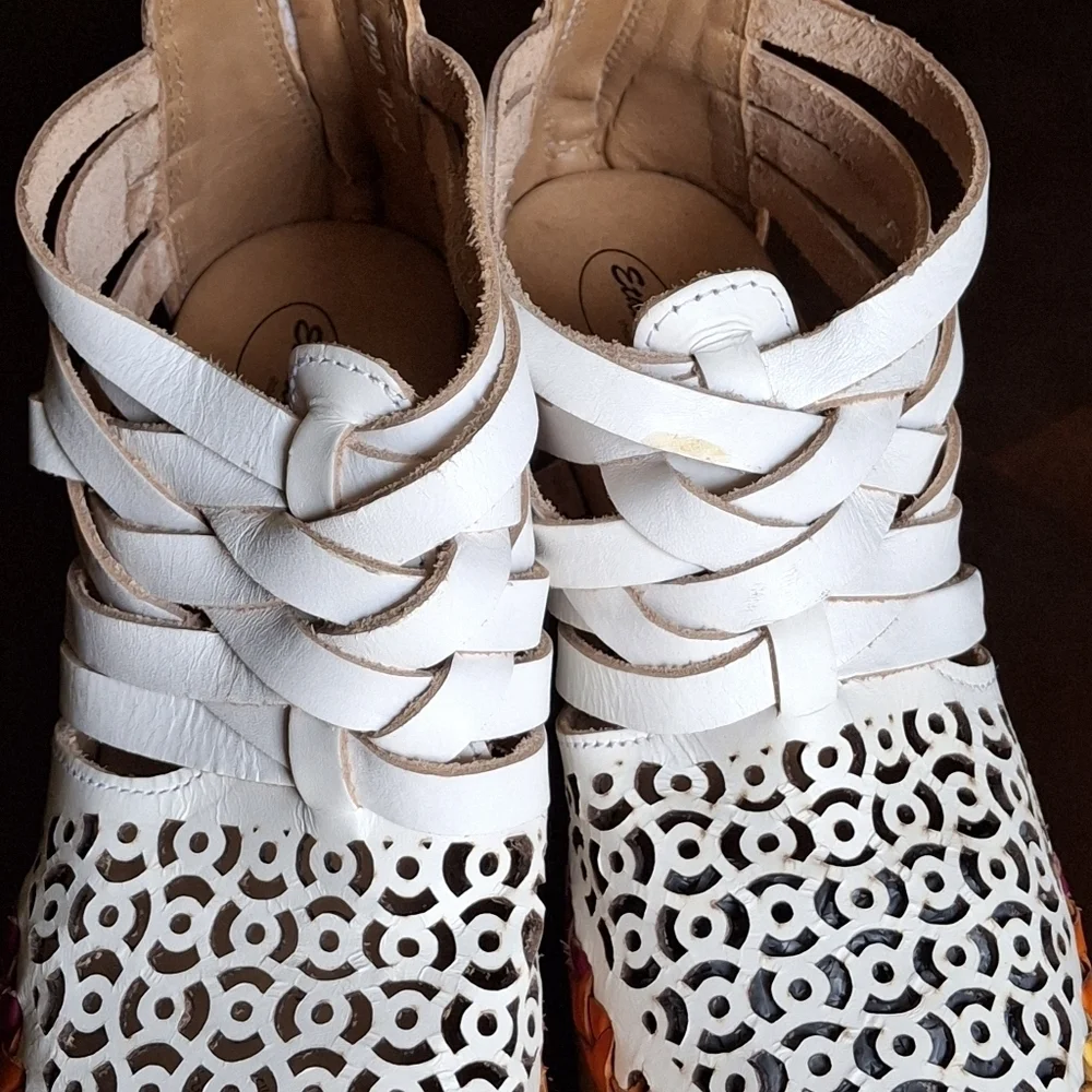 Ethnic Shoes Leather White Colorful Accents Ankle Heeled Boots Women Size 8